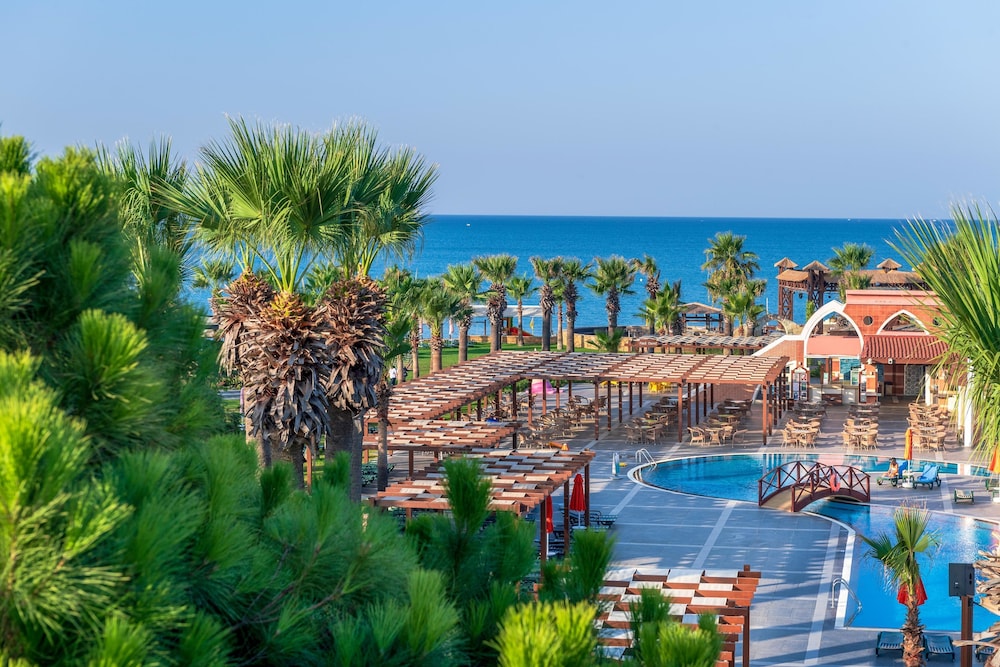 Megasaray Club Belek — Beach in Belek