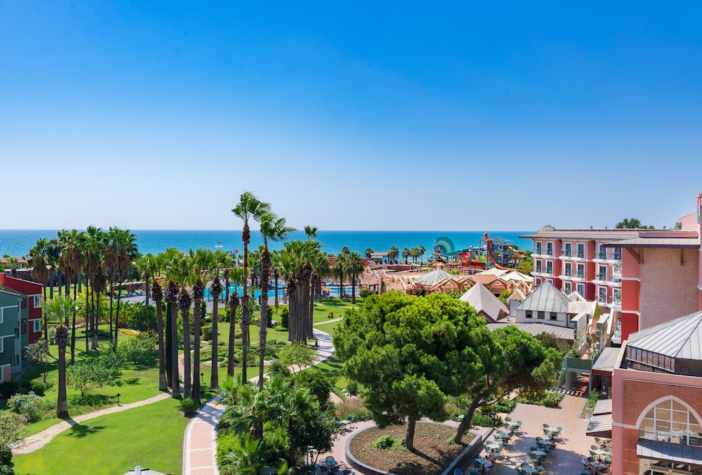 Megasaray Club Belek — Beach in Belek