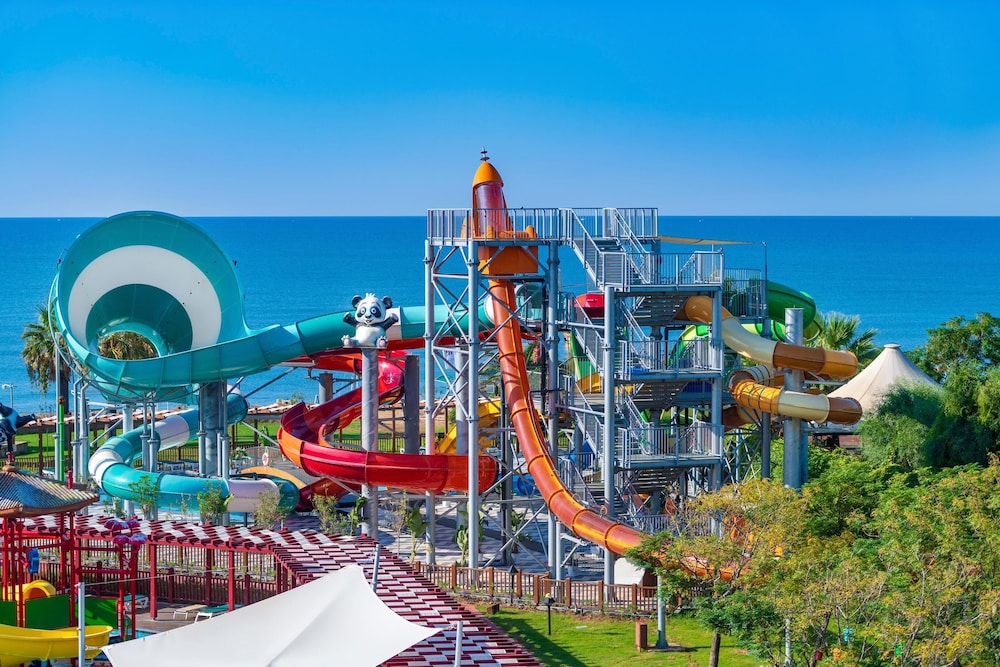 Megasaray Club Belek — Swimming pool in Belek