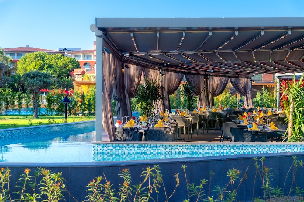Megasaray Club Belek — Swimming pool in Belek