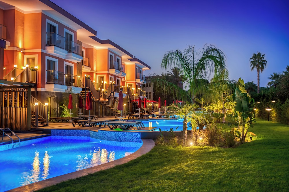 Megasaray Club Belek — Swimming pool in Belek