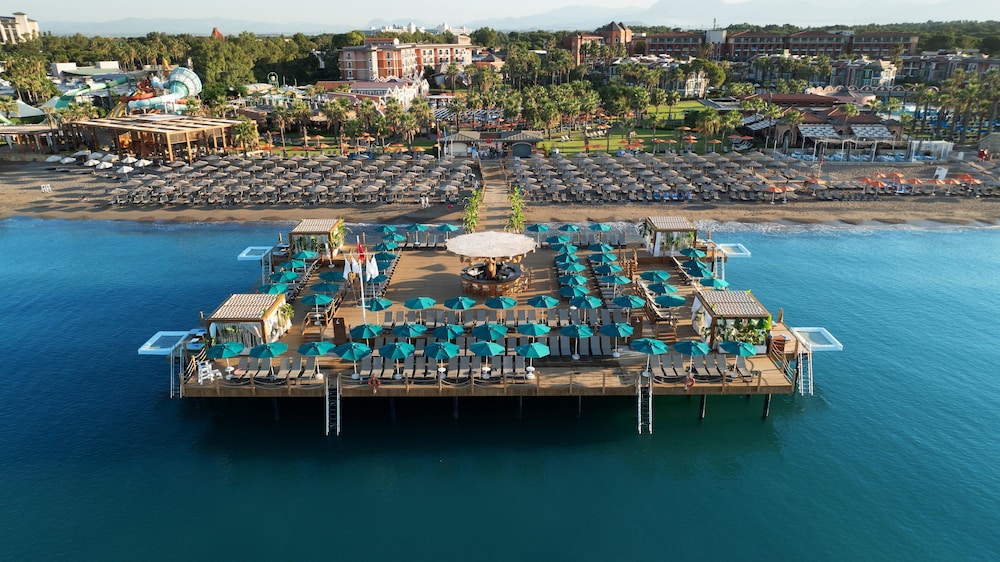 Megasaray Club Belek — Beach in Belek