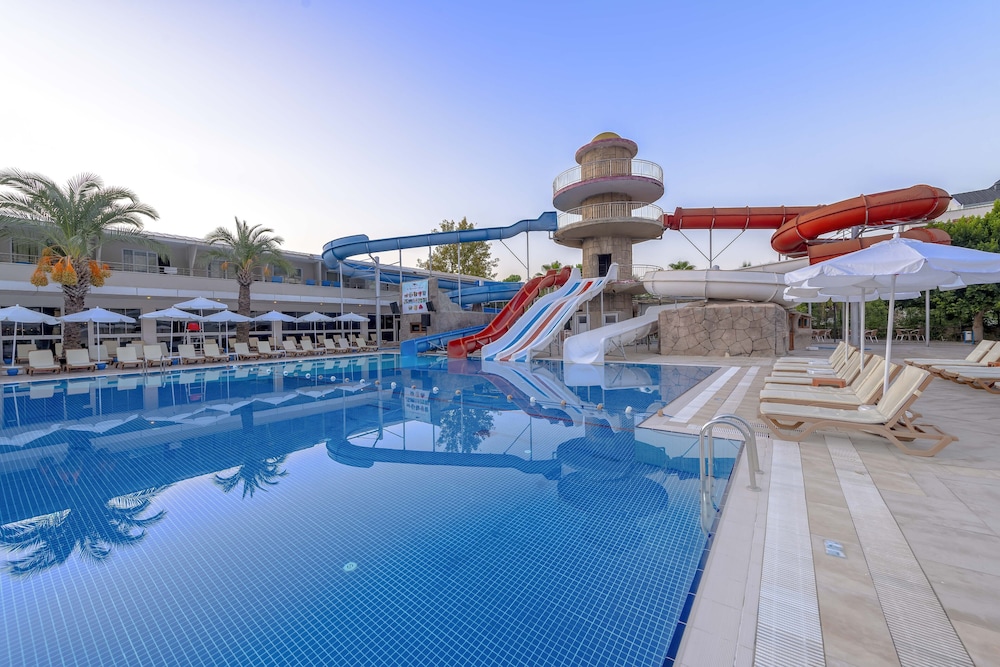 Transatlantik Hotel & Spa -  Ultra All Inclusive — Swimming pool in Kemer