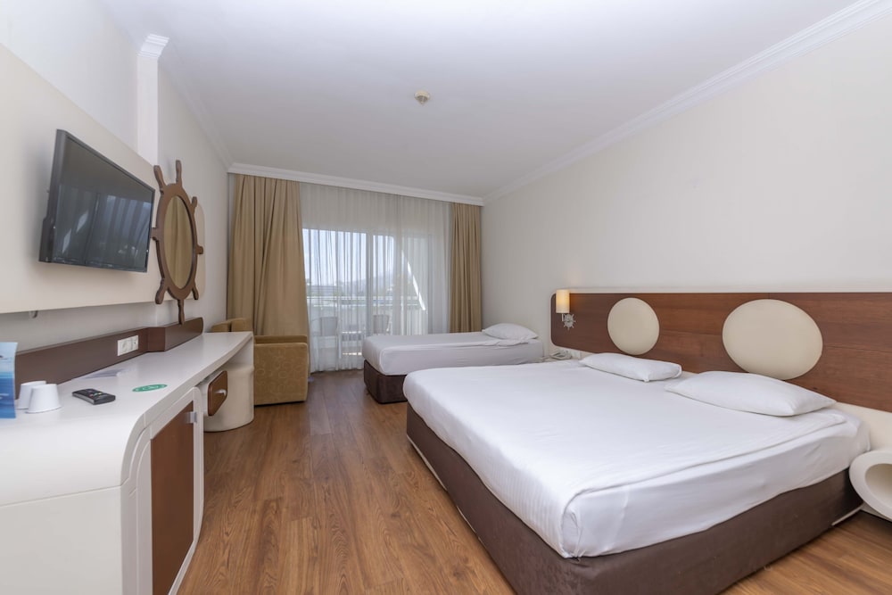 Transatlantik Hotel & Spa -  Ultra All Inclusive — Hotel rooms in Kemer