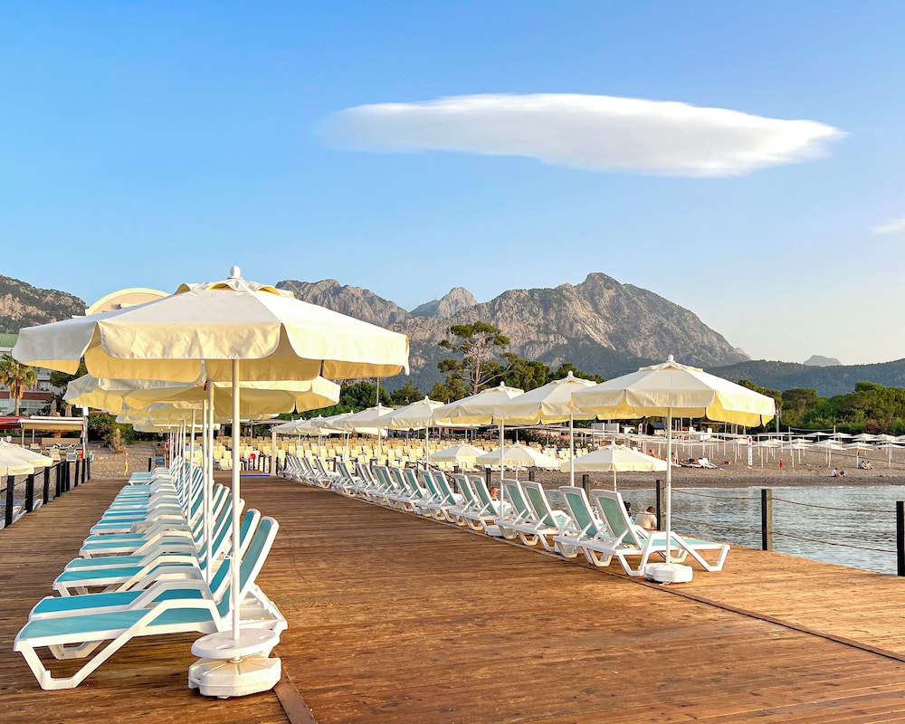 Transatlantik Hotel & Spa -  Ultra All Inclusive — Beach in Kemer