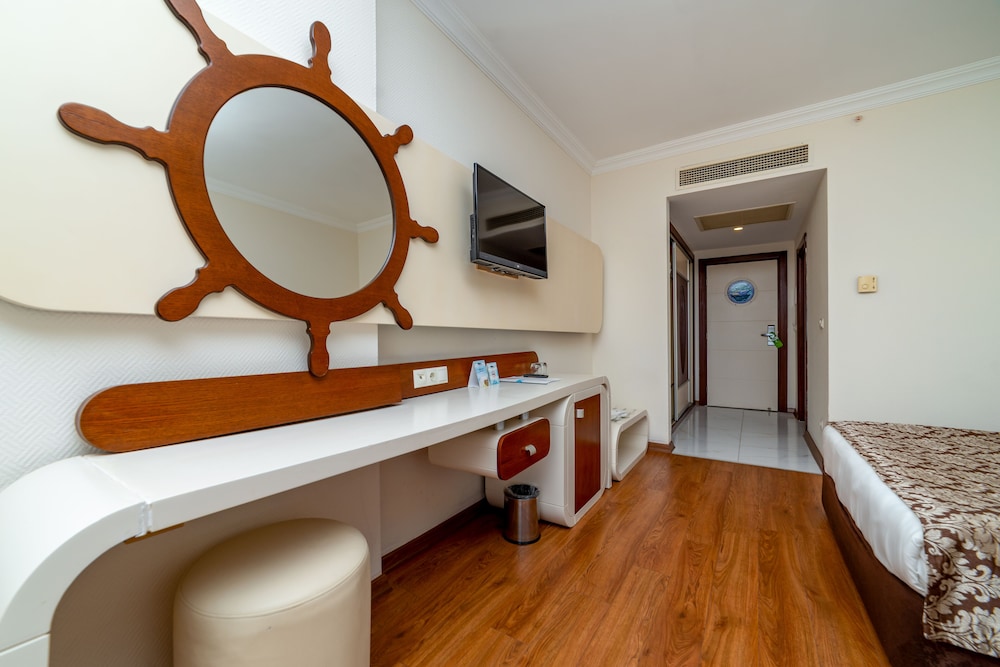 Transatlantik Hotel & Spa -  Ultra All Inclusive — Hotel rooms in Kemer
