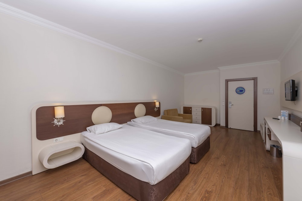 Transatlantik Hotel & Spa -  Ultra All Inclusive — Hotel rooms in Kemer