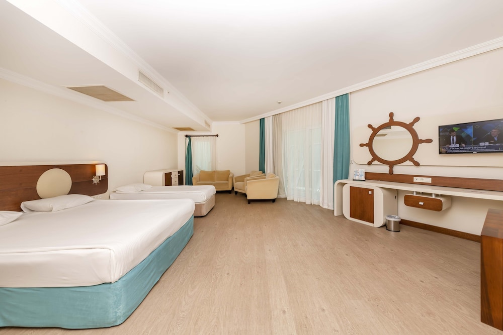 Transatlantik Hotel & Spa -  Ultra All Inclusive — Hotel rooms in Kemer