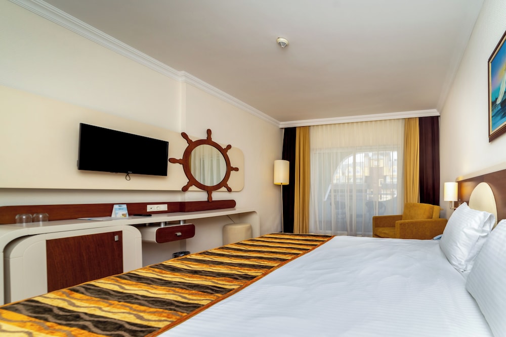 Transatlantik Hotel & Spa -  Ultra All Inclusive — Hotel rooms in Kemer