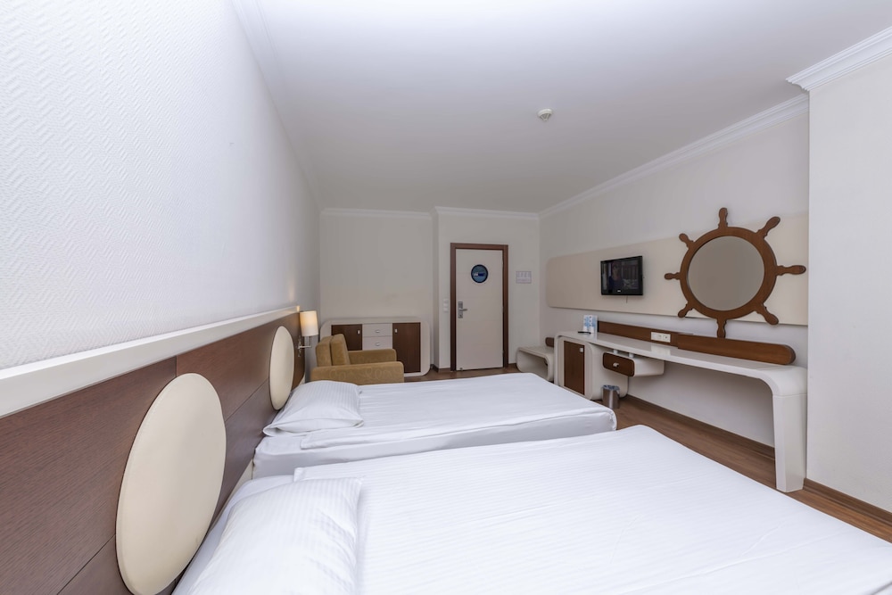 Transatlantik Hotel & Spa -  Ultra All Inclusive — Hotel rooms in Kemer