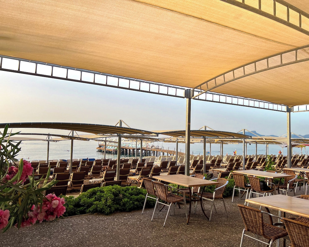 Transatlantik Hotel & Spa -  Ultra All Inclusive — Restaurant & bars in Kemer