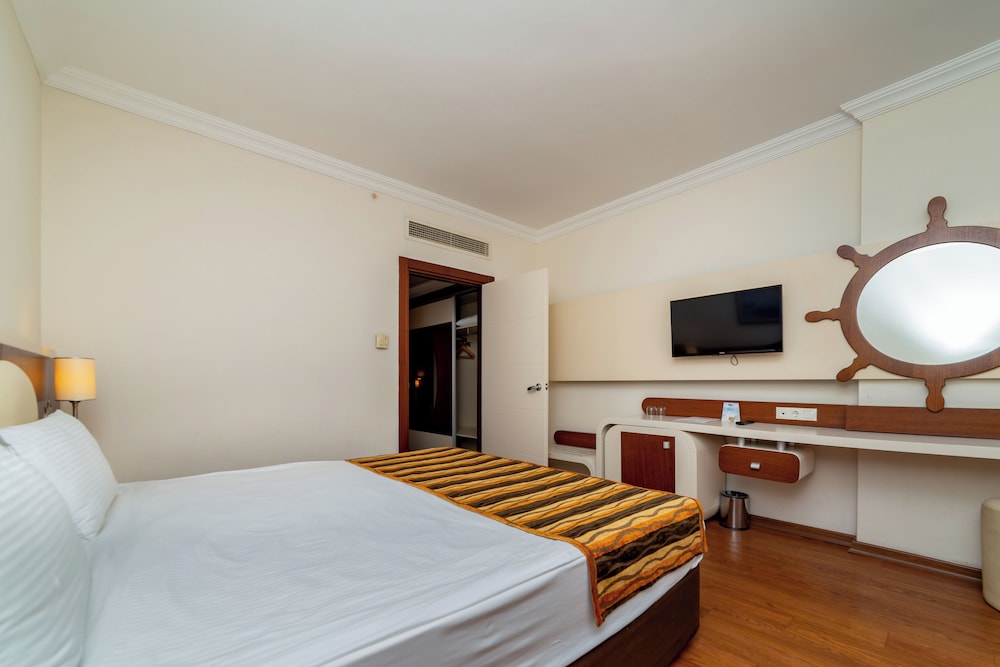 Transatlantik Hotel & Spa -  Ultra All Inclusive — Hotel rooms in Kemer