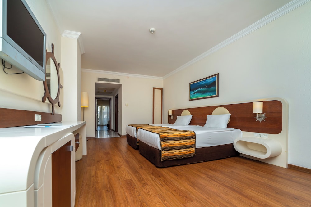 Transatlantik Hotel & Spa -  Ultra All Inclusive — Hotel rooms in Kemer