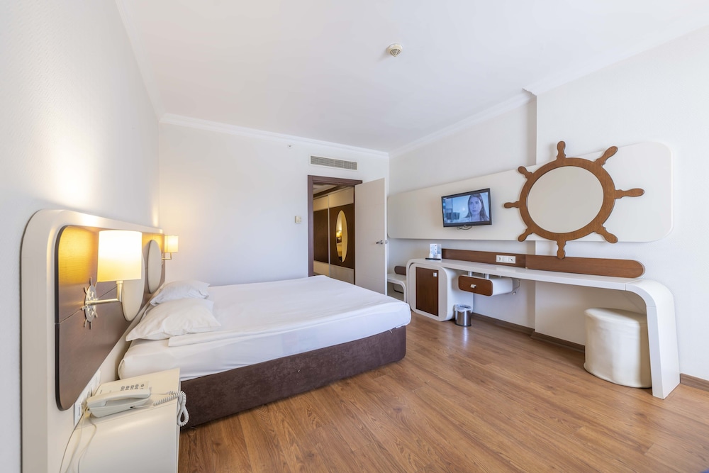 Transatlantik Hotel & Spa -  Ultra All Inclusive — Hotel rooms in Kemer