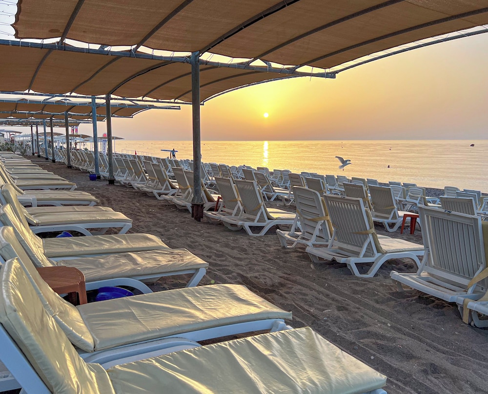 Transatlantik Hotel & Spa -  Ultra All Inclusive — Beach in Kemer