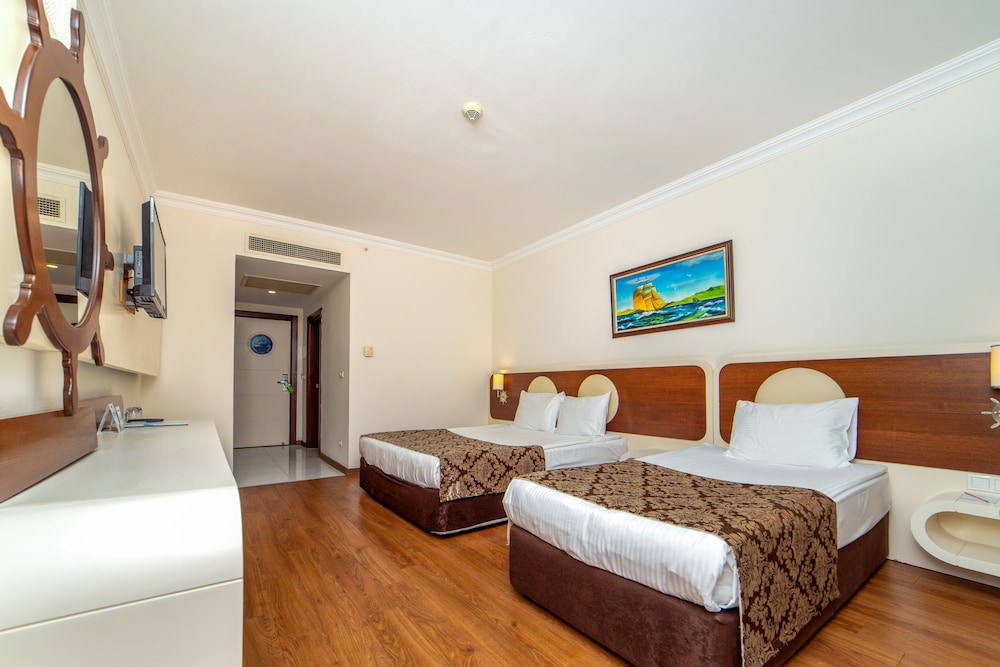 Transatlantik Hotel & Spa -  Ultra All Inclusive — Hotel rooms in Kemer