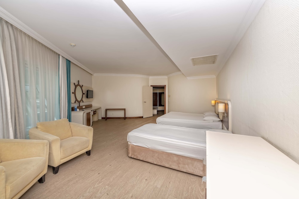 Transatlantik Hotel & Spa -  Ultra All Inclusive — Hotel rooms in Kemer