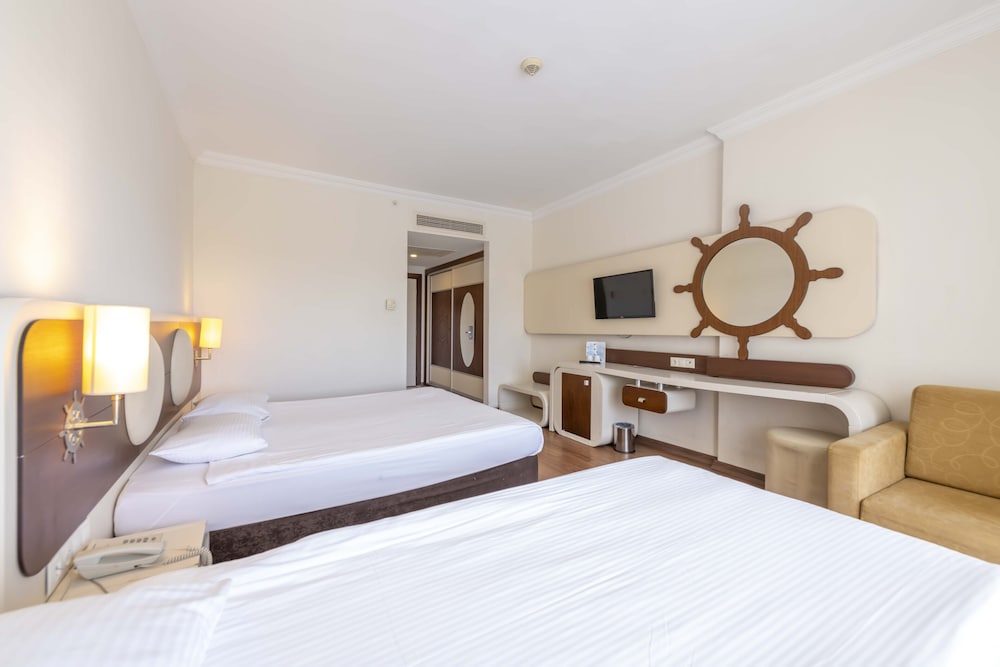 Transatlantik Hotel & Spa -  Ultra All Inclusive — Hotel rooms in Kemer