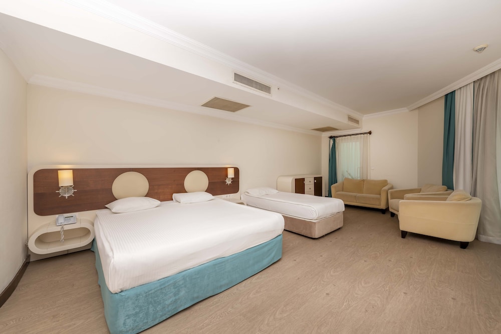 Transatlantik Hotel & Spa -  Ultra All Inclusive — Hotel rooms in Kemer