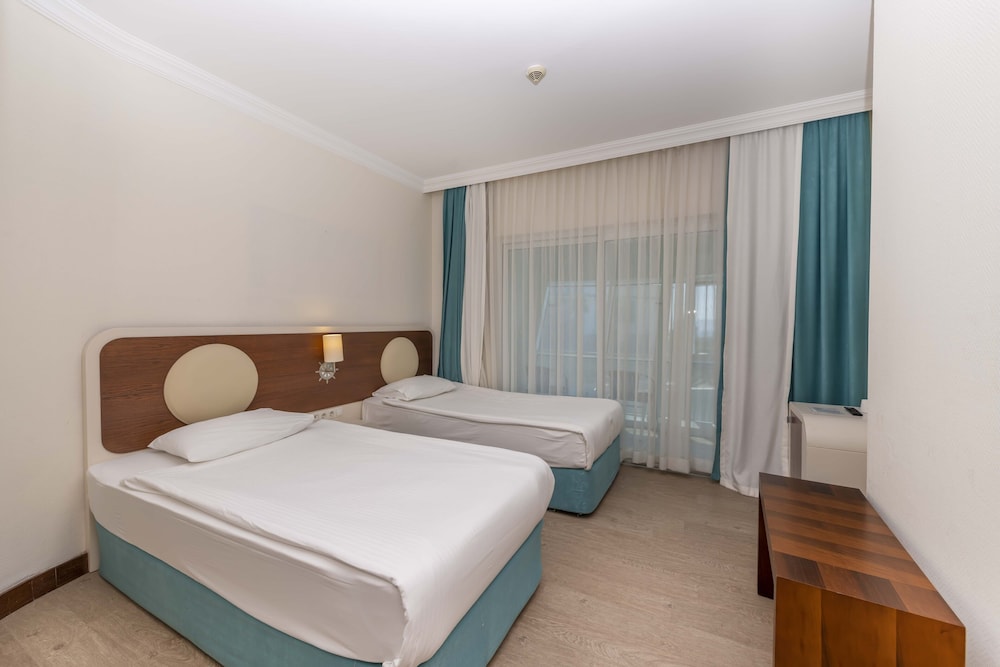 Transatlantik Hotel & Spa -  Ultra All Inclusive — Hotel rooms in Kemer