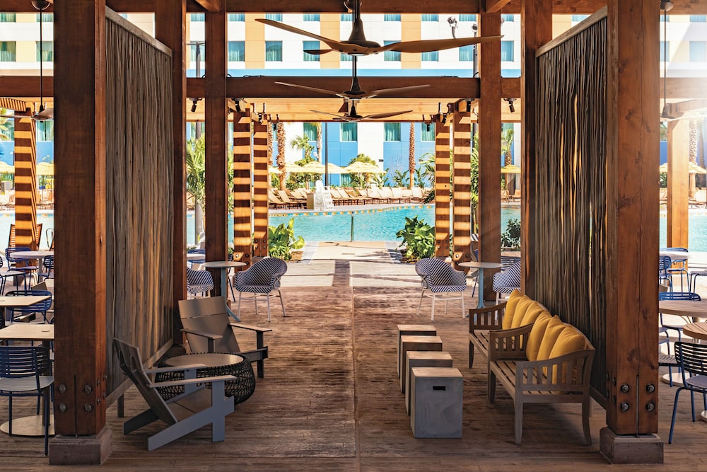 Universal's Endless Summer Resort - Dockside Inn and Suites — Swimming pool in Orlando, Florida