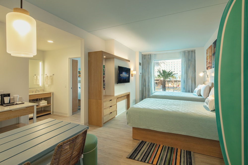 Universal's Endless Summer Resort - Dockside Inn and Suites — Hotel rooms in Orlando, Florida