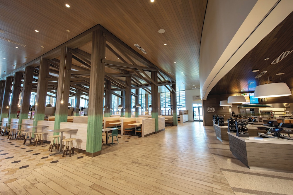 Universal's Endless Summer Resort - Dockside Inn and Suites — Restaurant & bars in Orlando, Florida