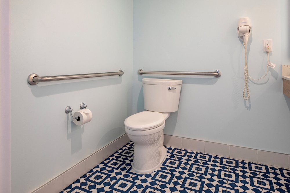 Universal's Endless Summer Resort - Dockside Inn and Suites — Hotel rooms in Orlando, Florida