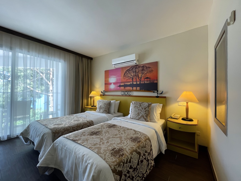 Roseira Beach Resort — Hotel rooms in Milas, Mugla