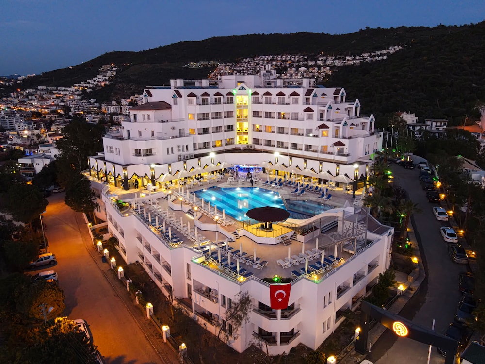 Roseira Beach Resort — Hotel building in Milas, Mugla