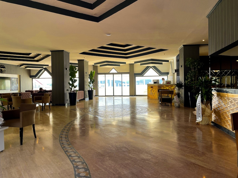 Roseira Beach Resort — Hotel building in Milas, Mugla