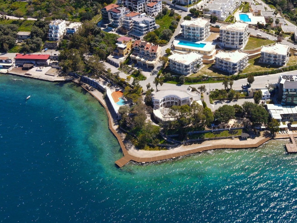 Roseira Beach Resort — Hotel building in Milas, Mugla