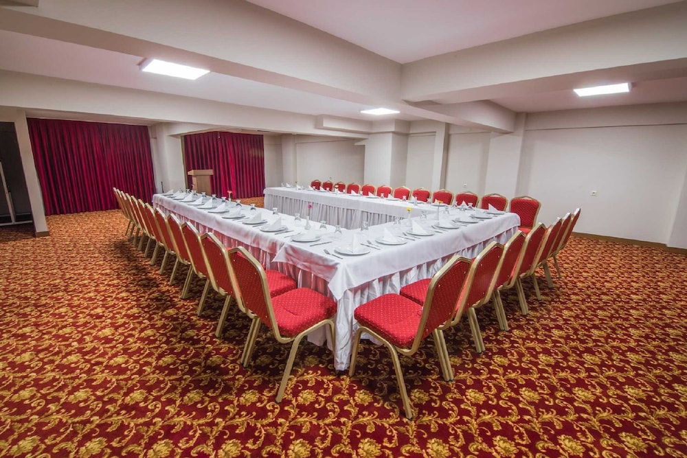 Roseira Beach Resort — Hotel building in Milas, Mugla