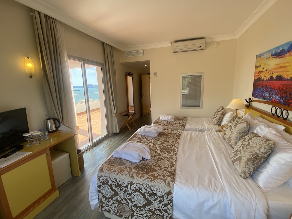 Roseira Beach Resort — Hotel rooms in Milas, Mugla