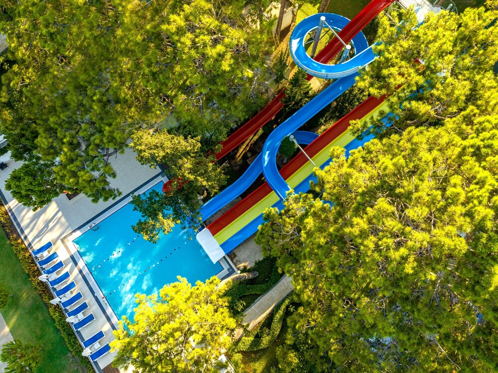 Mirada Del Mar Hotel - All Inclusive — Swimming pool in Kemer