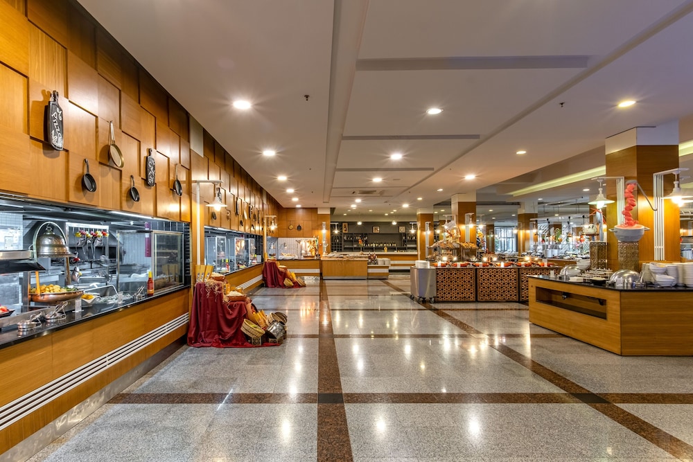 Mirada Del Mar Hotel - All Inclusive — Restaurant & bars in Kemer