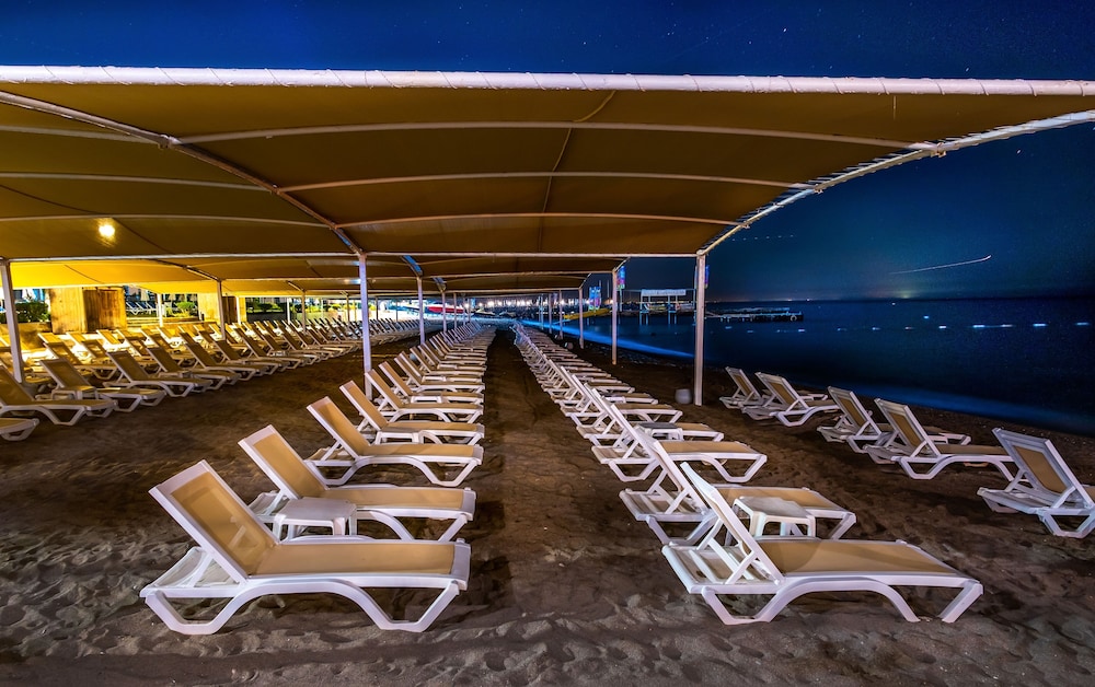 Mirada Del Mar Hotel - All Inclusive — Beach in Kemer