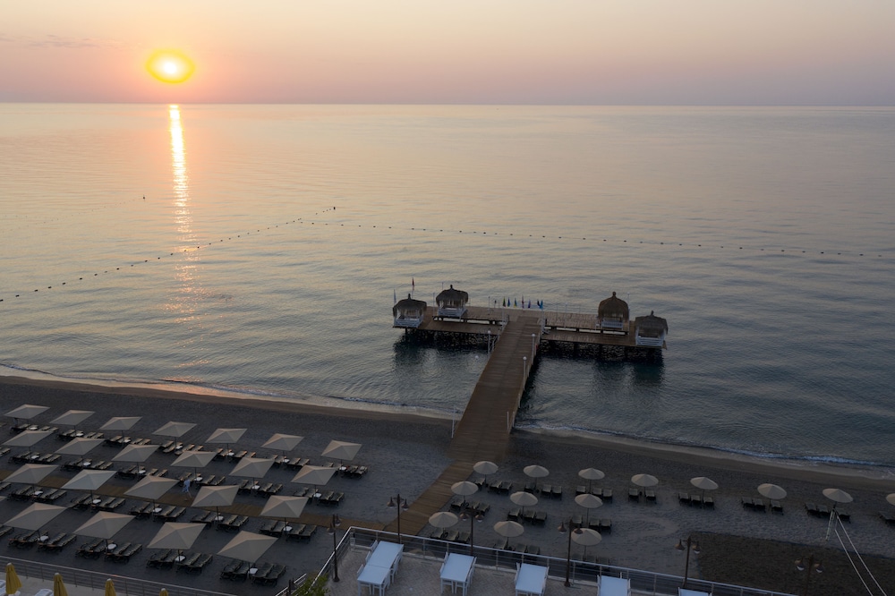 Perre La Mer Hotel Resort & Spa — Beach in Kemer