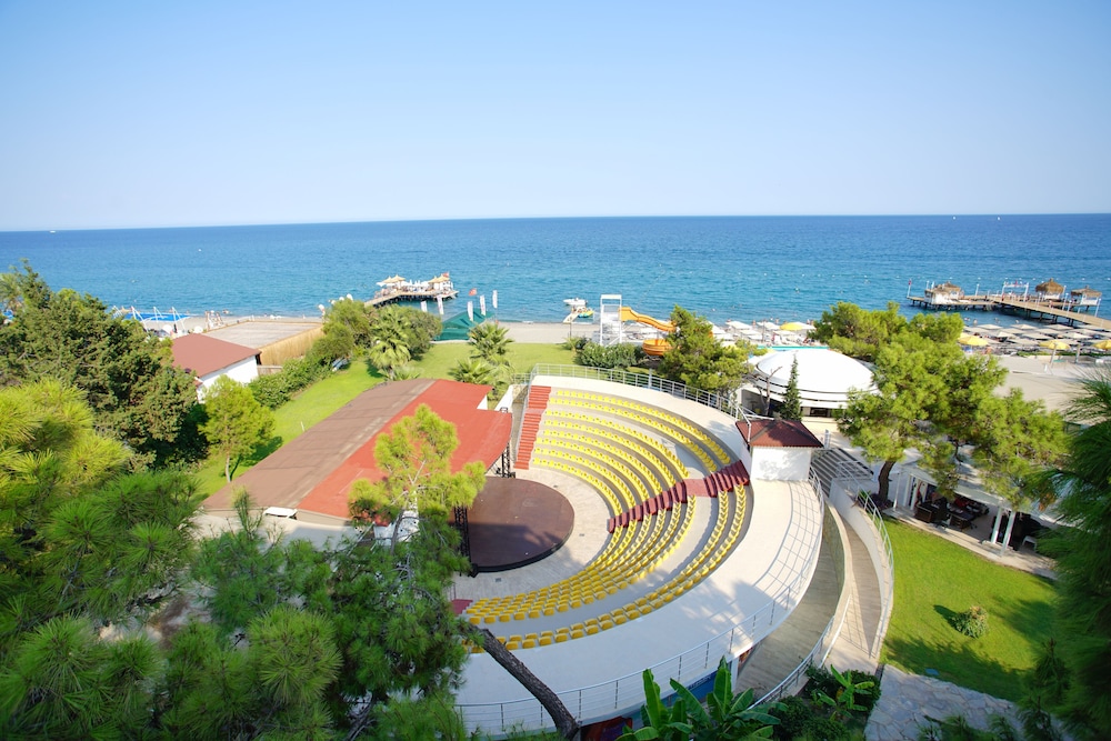 Perre La Mer Hotel Resort & Spa — Beach in Kemer