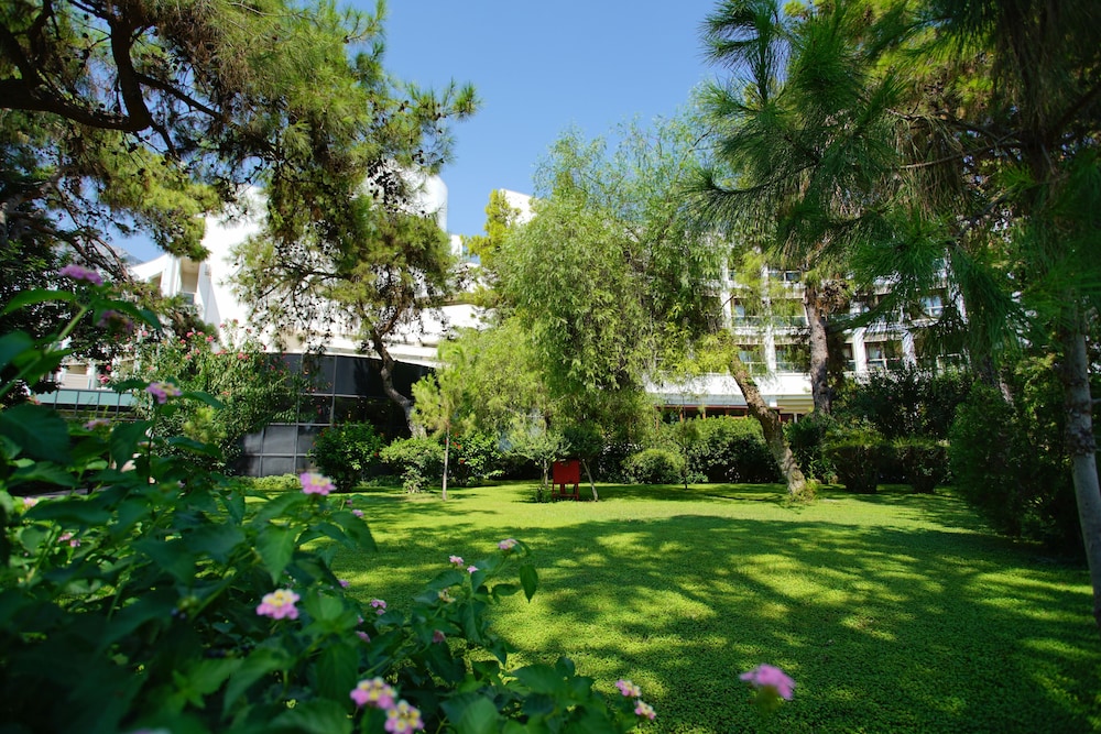 Perre La Mer Hotel Resort & Spa — Hotel building in Kemer