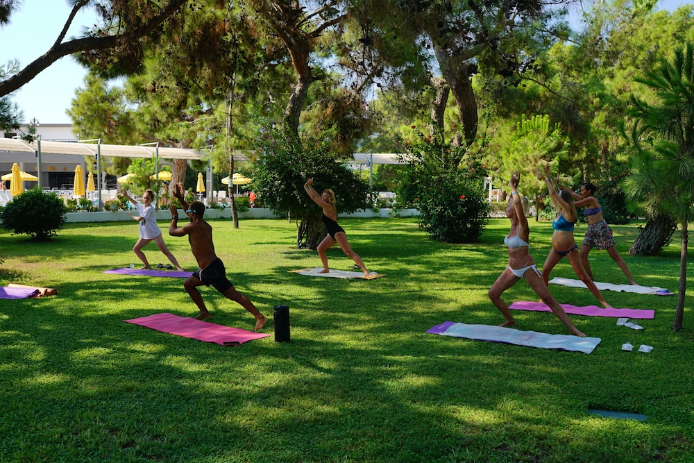 Perre La Mer Hotel Resort & Spa — Sports & recreation in Kemer