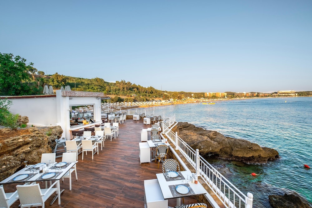 Utopia Beach Club — Restaurant in Avsallar