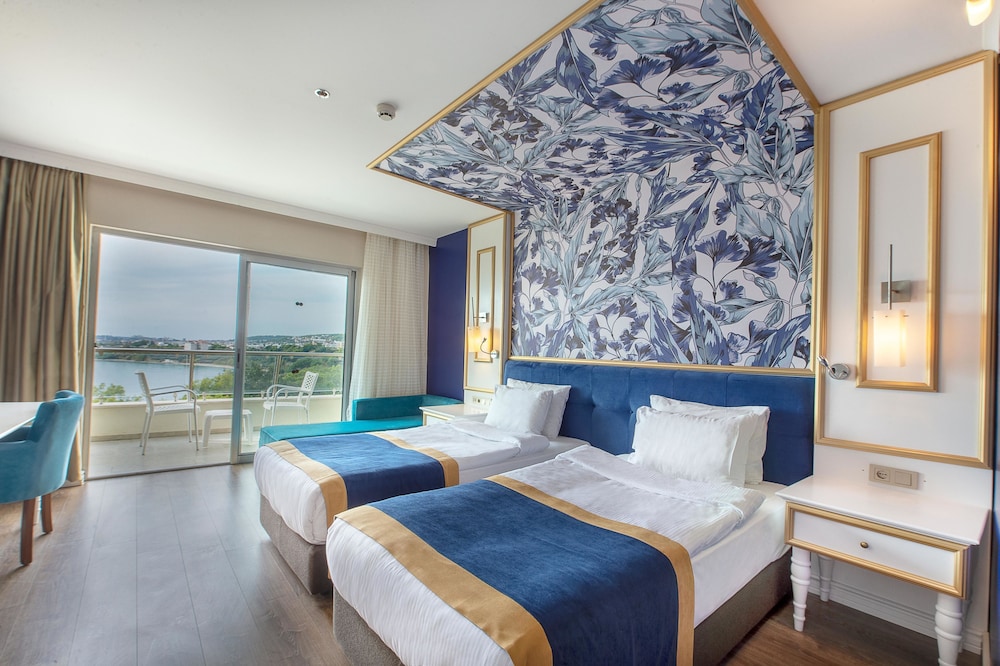 Utopia Beach Club — Rooms in Avsallar