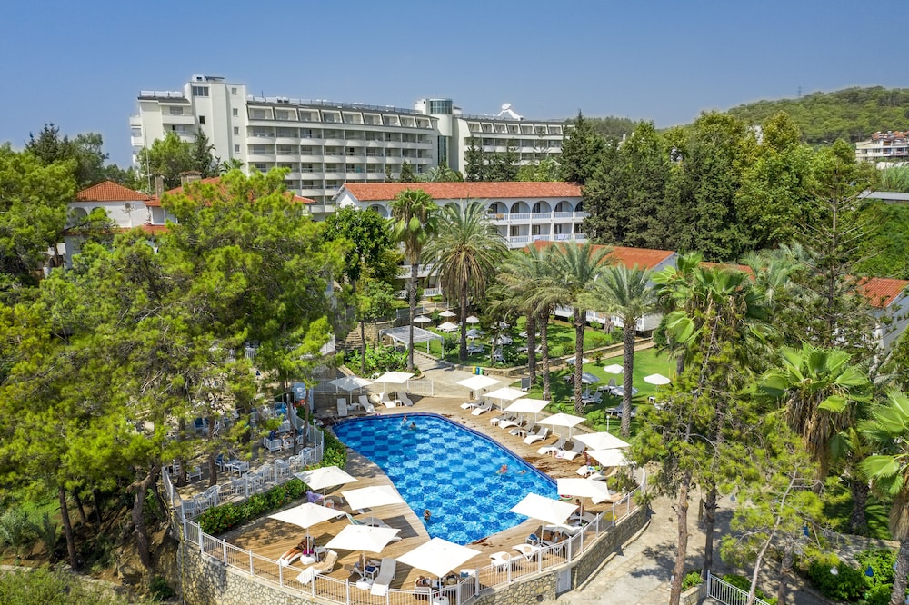 Utopia Beach Club — Pool in Avsallar