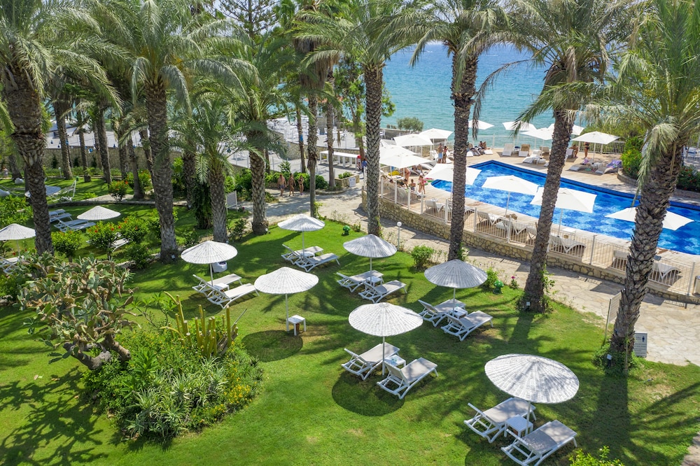 Utopia Beach Club — Outdoor in Avsallar
