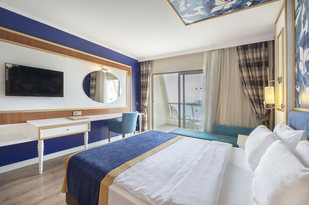 Utopia Beach Club — Rooms in Avsallar