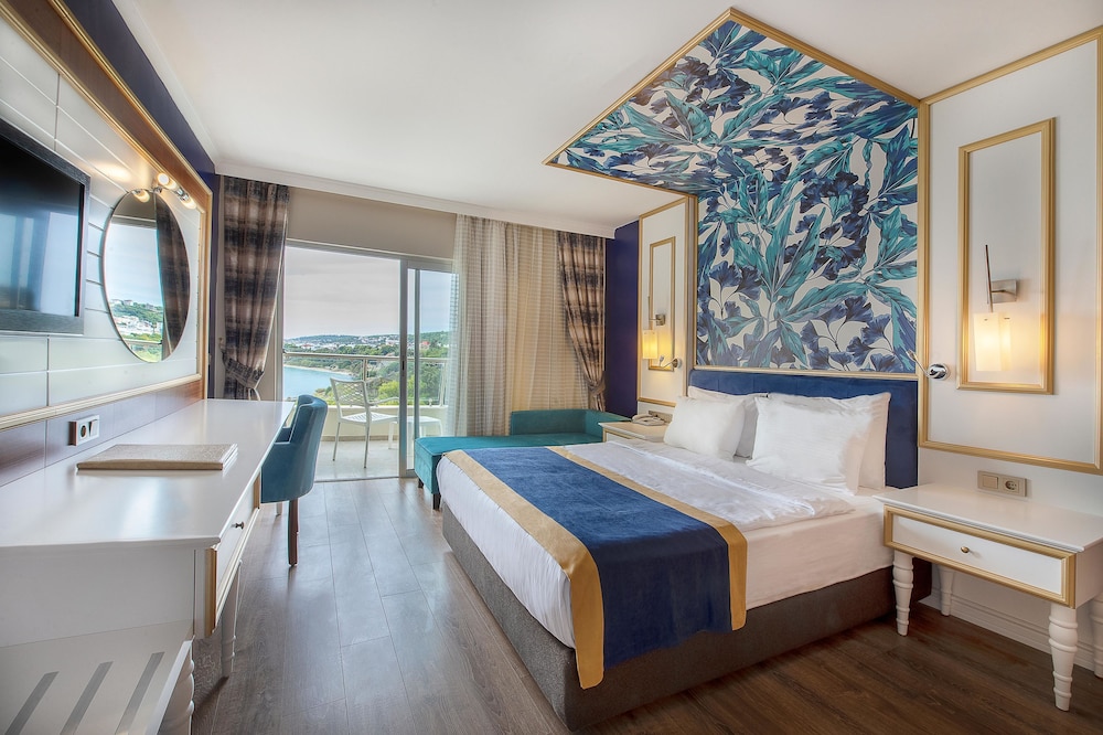 Utopia Beach Club — Rooms in Avsallar