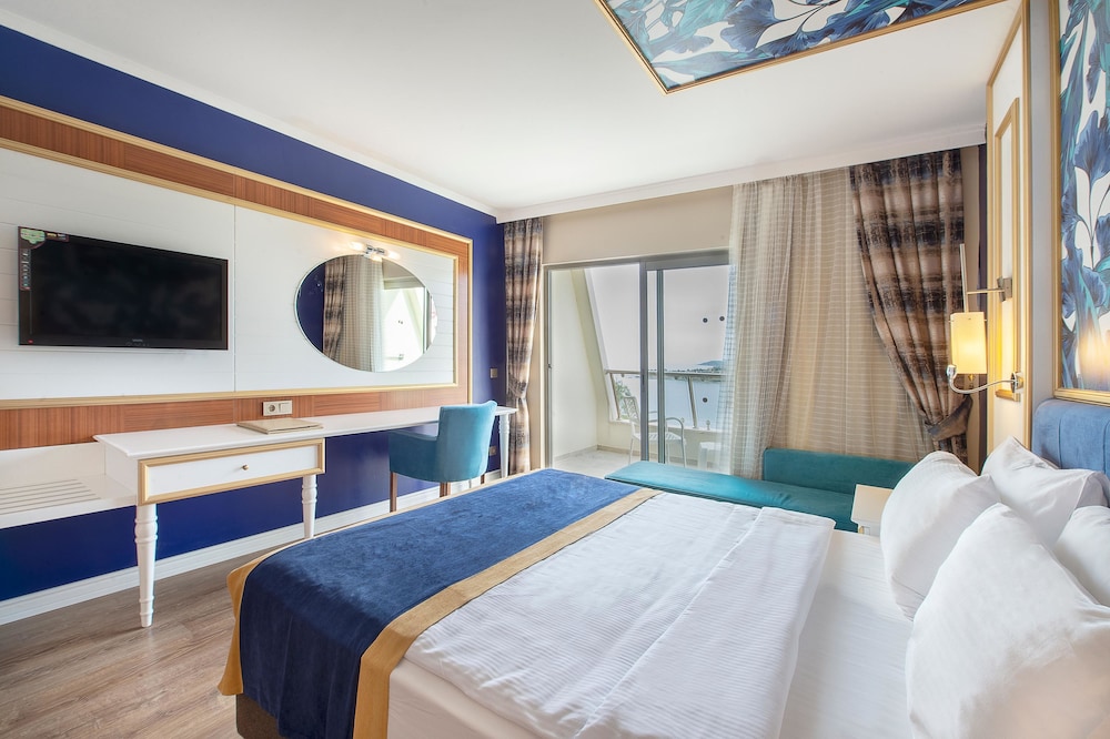 Utopia Beach Club — Rooms in Avsallar