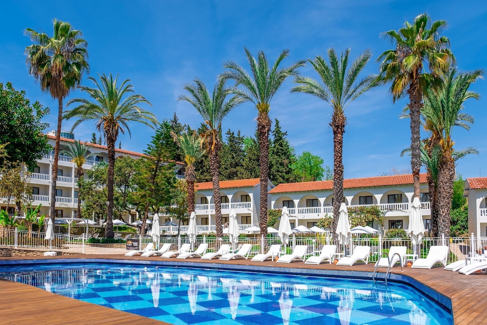Utopia Beach Club — Main photo in Avsallar