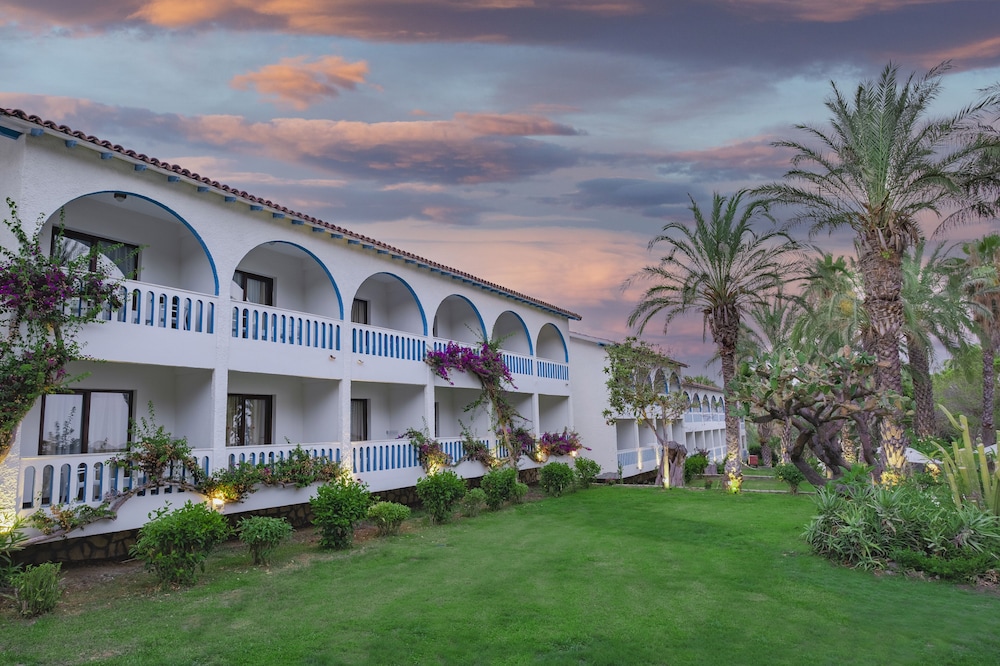 Utopia Beach Club — Outdoor in Avsallar